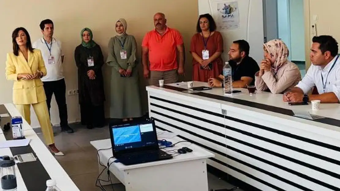 Bitlis'te Hekimlere Tütün Bağımlılığı Tedavisi Eğitimi Verildi