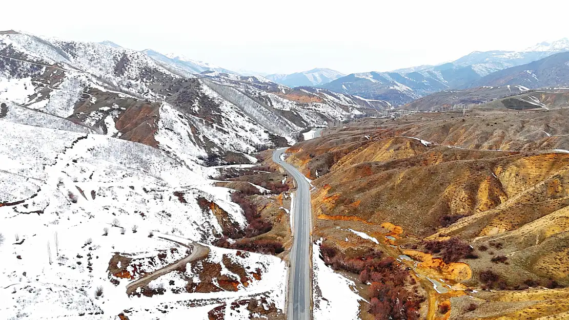 Bitlis'te iki mevsim bir arada