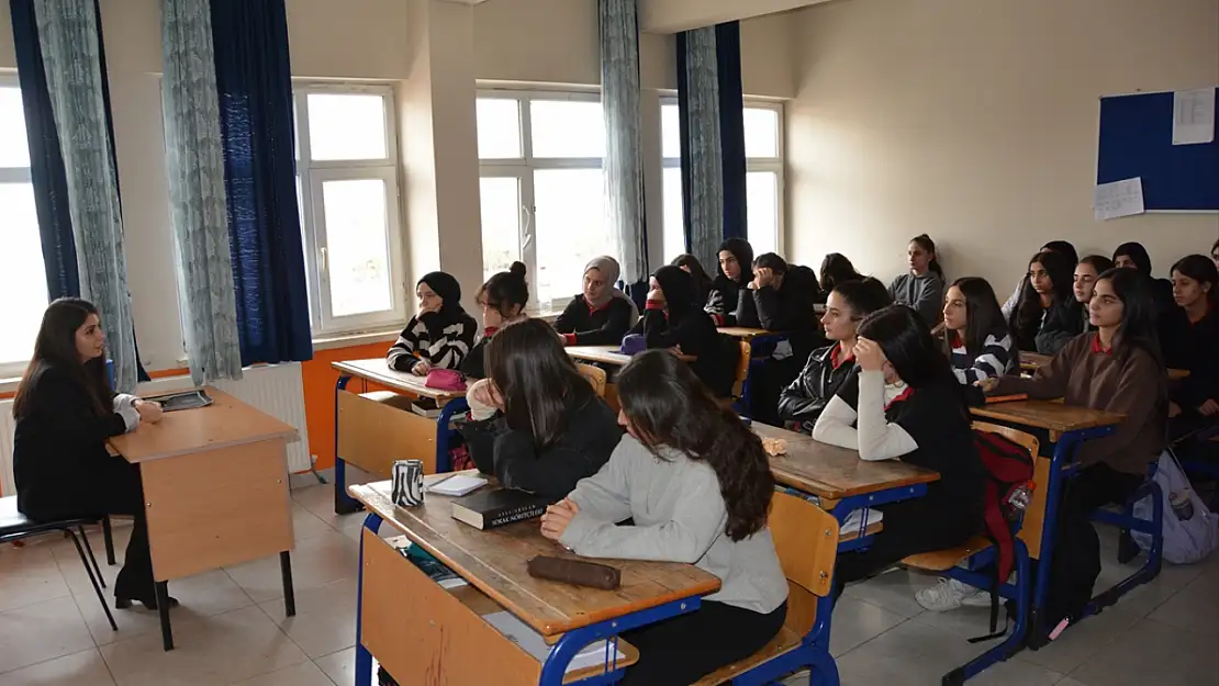 Bitlis'te lise öğrencileri için Kariyer Günleri düzenlendi