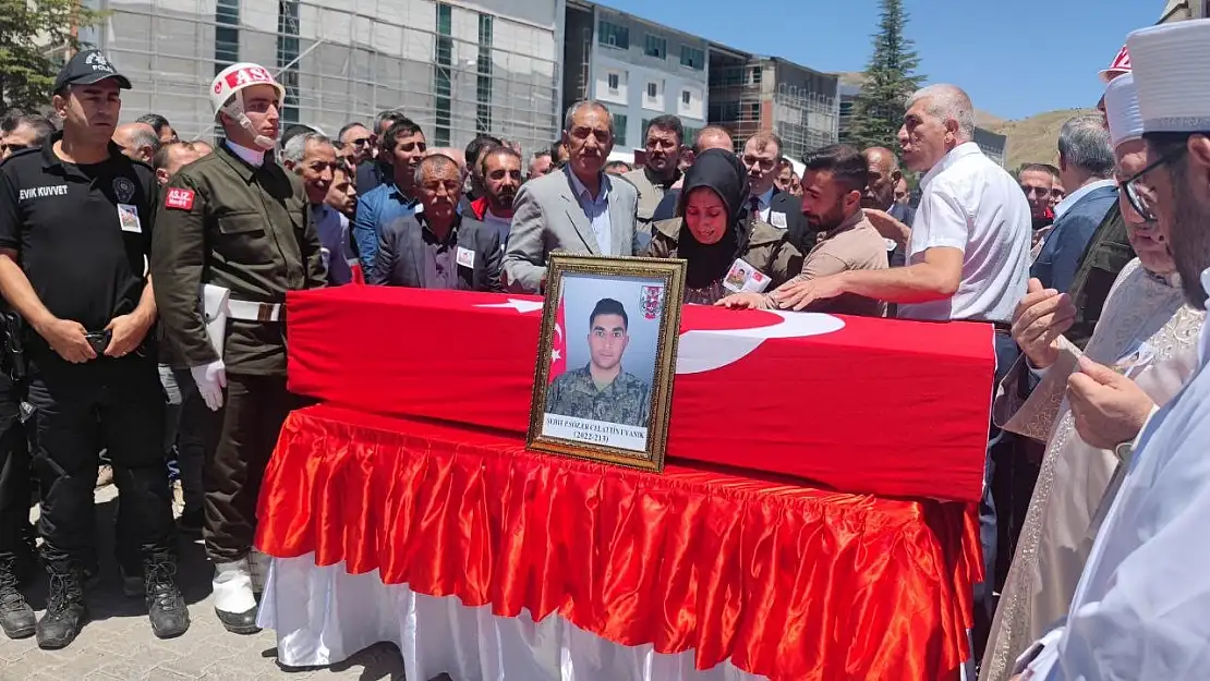 Bitlis'te Metan Gazı Nedeniyle Şehit Düşen Asker Celalettin Uyanık Son Yolculuğuna Uğurlandı