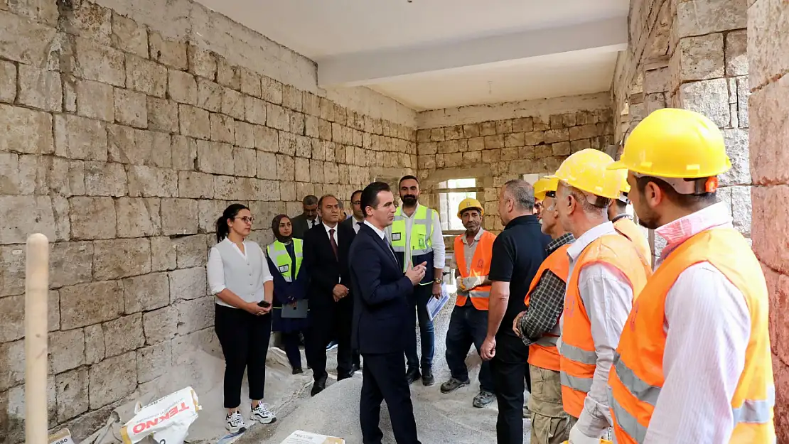 Bitlis'te Tarihi Kazımpaşa İlkokulu, Modern Eğitim İçin Yeniden Restorasyona Gidiyor