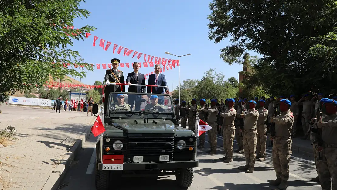 Bitlis'te Zafer Bayramı 103. Yılında Gururla Yâd Edildi