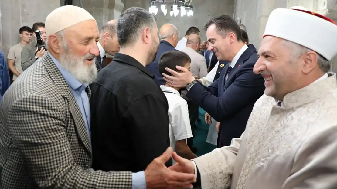 Bitlis Ulu Camii'nde Bayram Namazı Buluşması: Birlik ve Beraberlik Mesajı