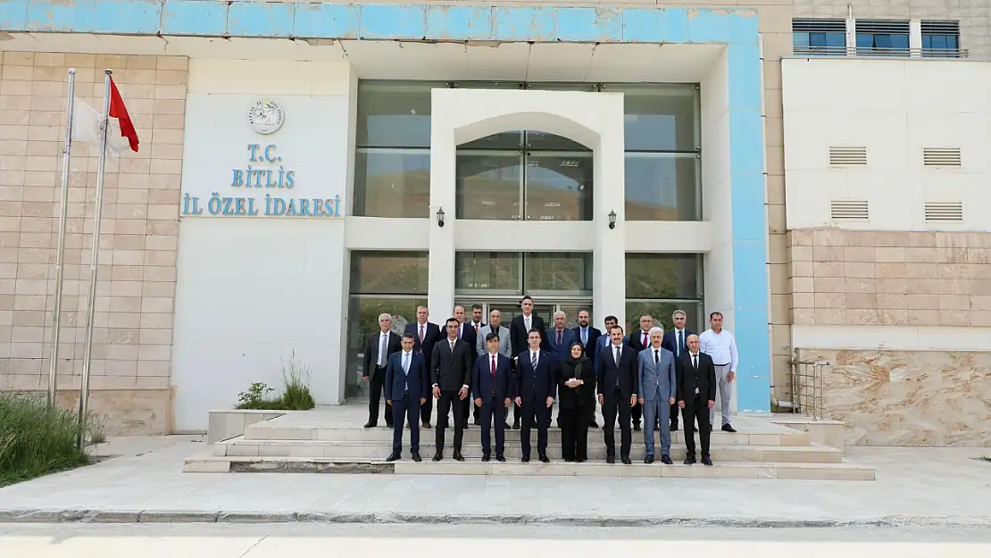 Bitlis Valisi Karakaya, Bitlis'te altyapı projelerini inceledi ve ilerleme raporu aldı
