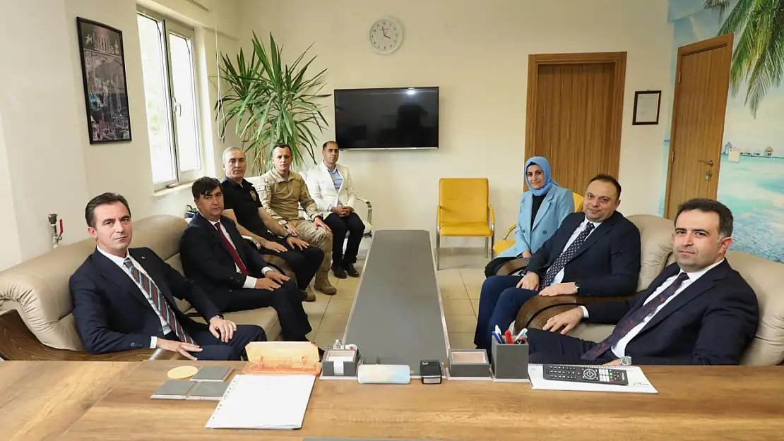 Bitlis Valisi Karakaya, Tatvan Cezaevi'nde rehabilitasyon sürecine dikkat çekti