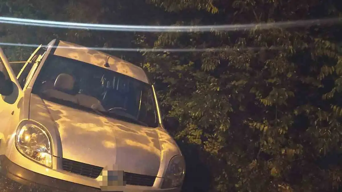 Bozuk Yol Tehlikesi: Sürücü Şarampole Uçtu