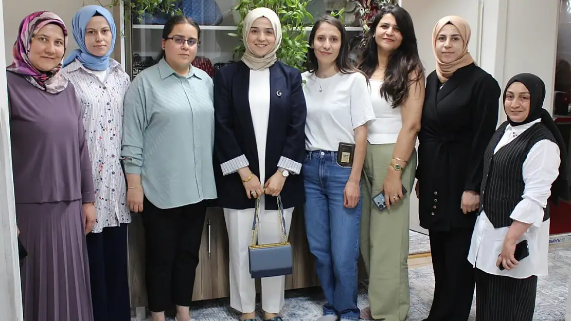 Çaldıran Aile Destek Merkezi Ziyareti Sosyal Destek Faaliyetlerine Göz Atıldı