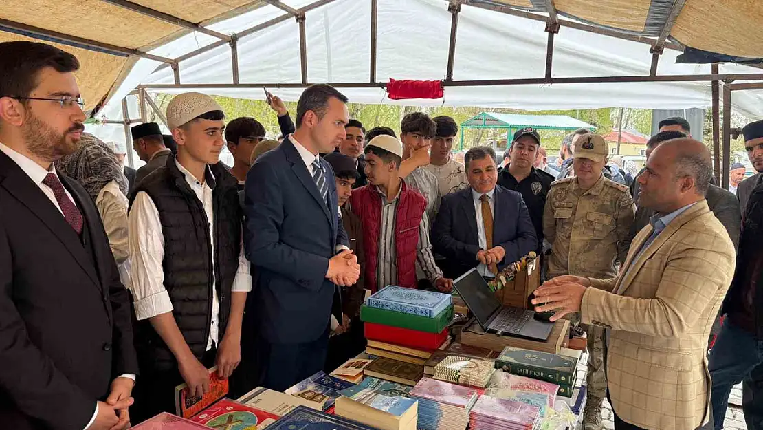 Çaldıran'da Kitap Fuarı Heyecanı Başladı