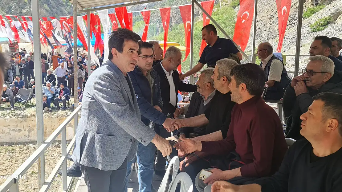 Çamlıkaya Vadisi'nde Kültür ve Coşku Bir Arada: Boğa Güreşlerine Yoğun Katılım