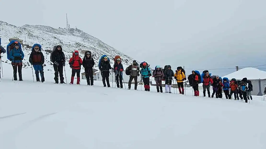 Dağcıların Süphan Dağı kış tırmanışı yarıda kaldı