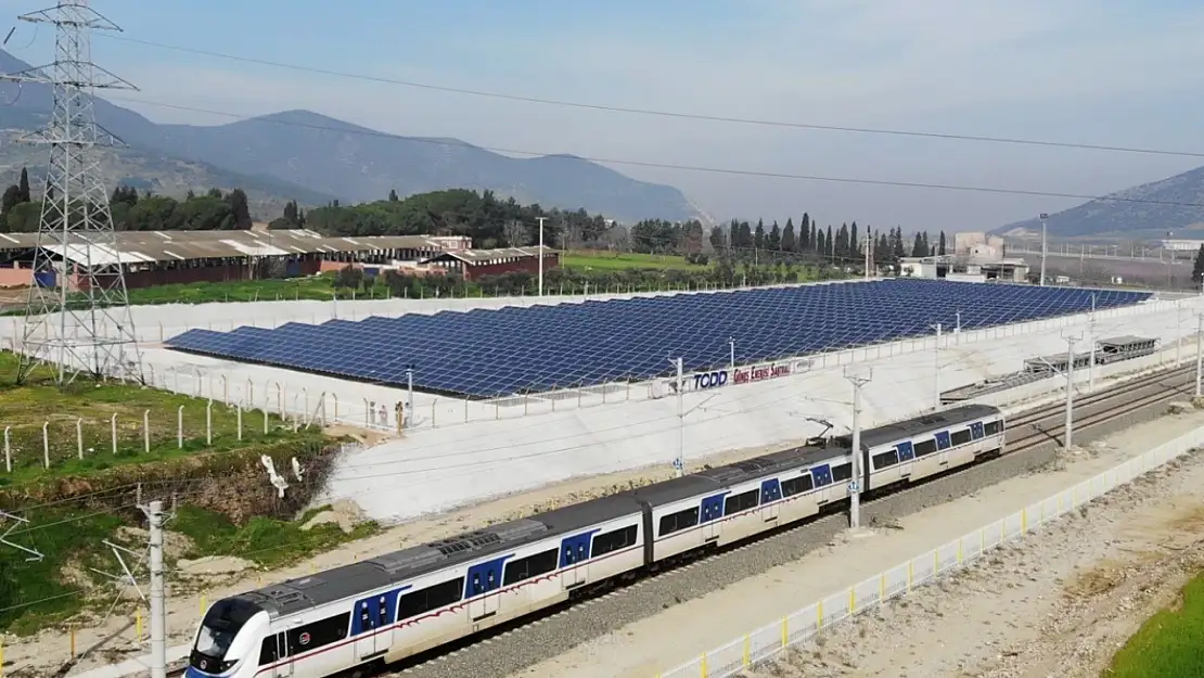 Demiryollarında Güneş Enerjisi Dönemi: Sürdürülebilir Ulaşım İçin Yeni Adım!
