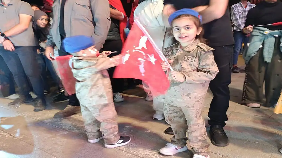 Demokrasinin zaferi Ağrı'da büyük katılımla anıldı