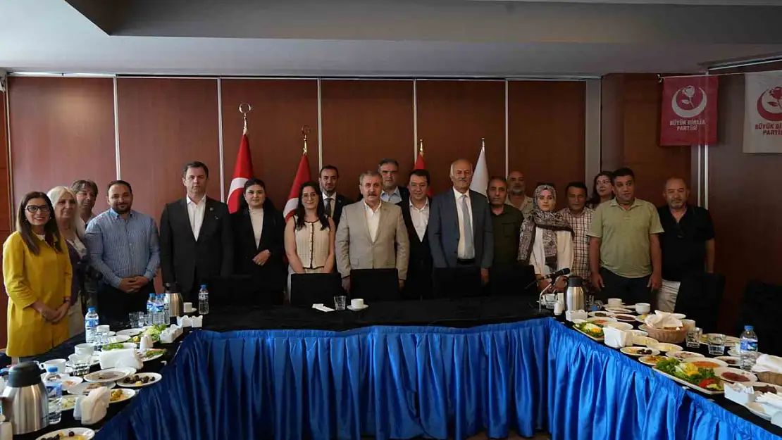 Destici: Erken seçim yok, bölgede yeni düzenlemeler şart!