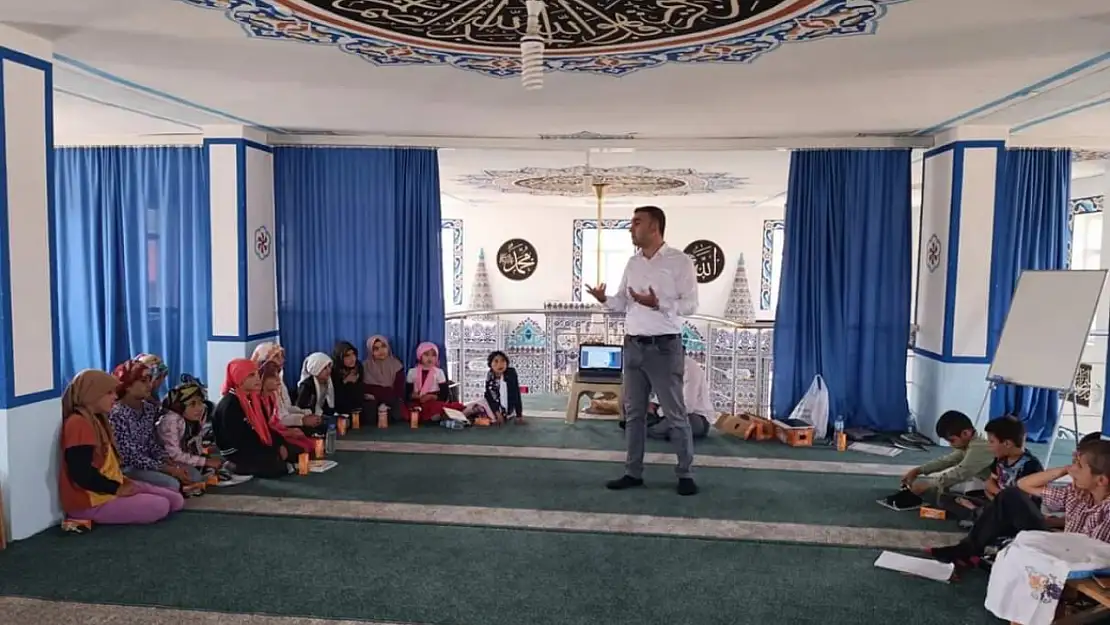 Diyadin'de çocuklara aile, arkadaşlık ve sorumluluk dersi verildi
