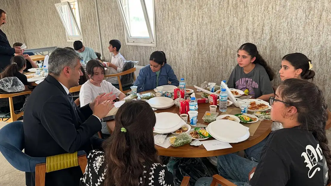 Diyadin'de LGS şampiyonları Kaymakamla buluştu