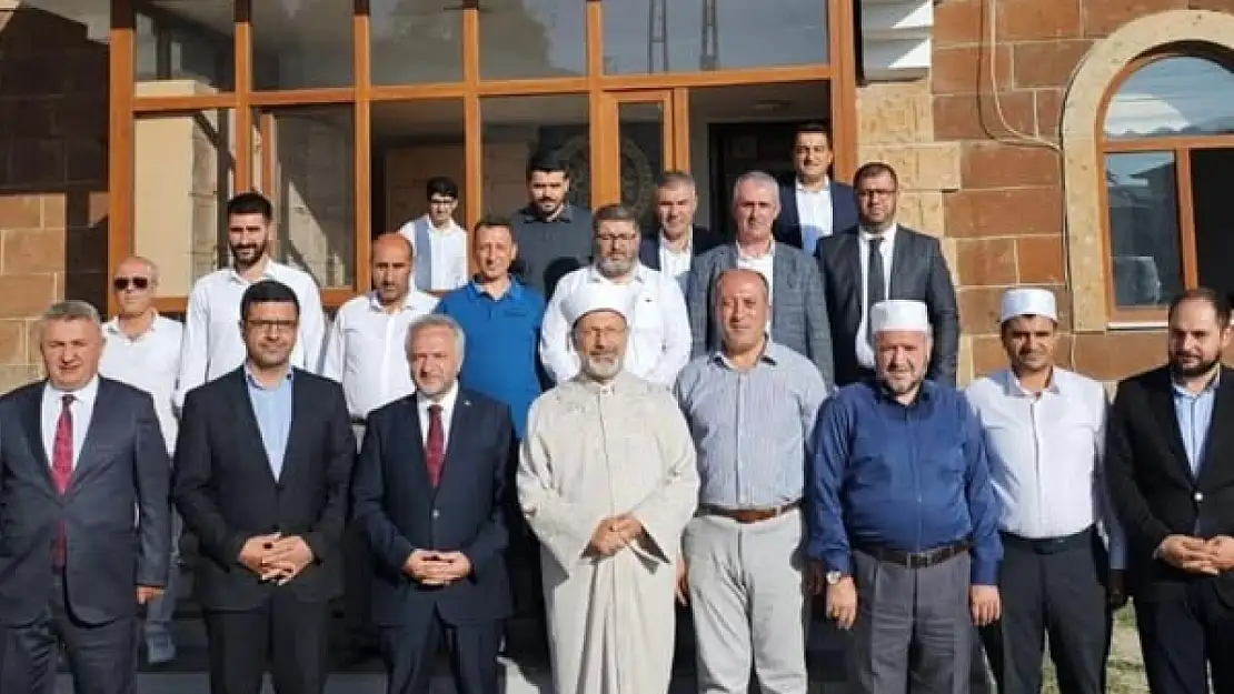 Diyanet İşleri Başkanı Prof. Dr. Ali Erbaş, Ahlat'ta Hafızlık Öğrencileriyle Buluştu