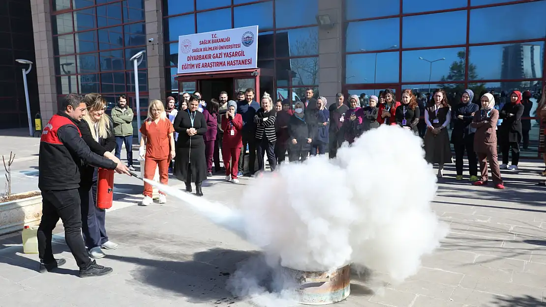 Diyarbakır'da 10 bin sağlık personeline yangın eğitimi