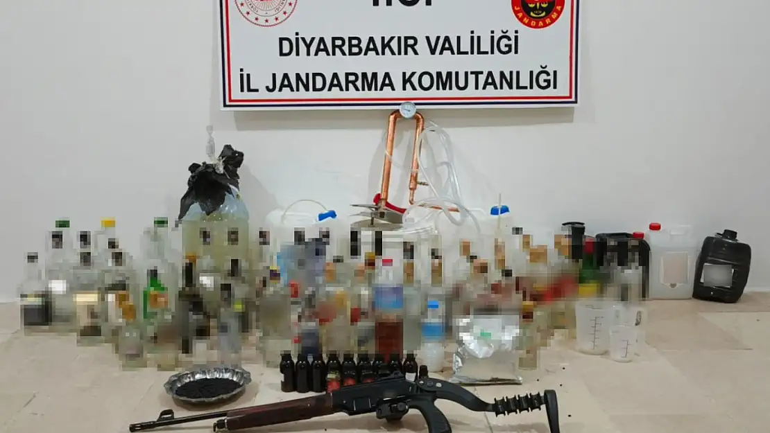 Diyarbakır'da 60 litre kaçak alkol ele geçirildi