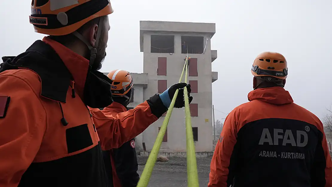 Diyarbakır'da AFAD, 1 yılda 450 bin kişiye afet farkındalığı eğitimi verdi