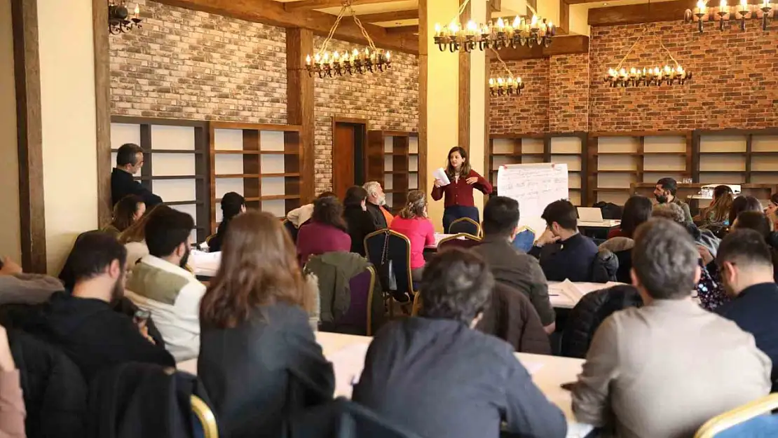 Diyarbakır'da belediye personeline proje eğitimi