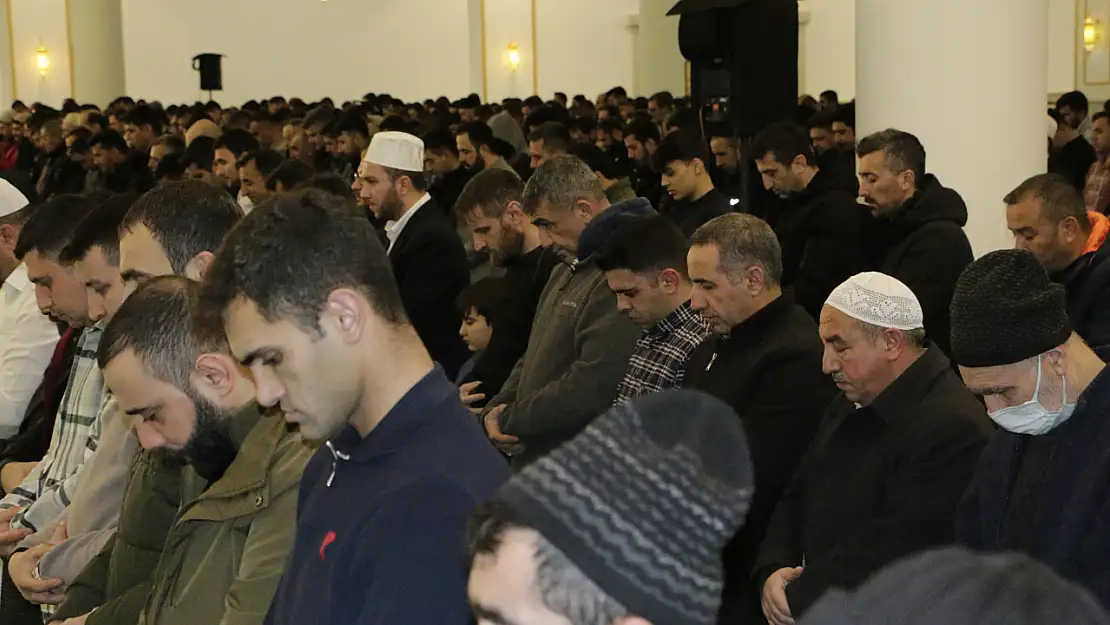 Diyarbakır'da Berat Kandili coşkuyla idrak edildi