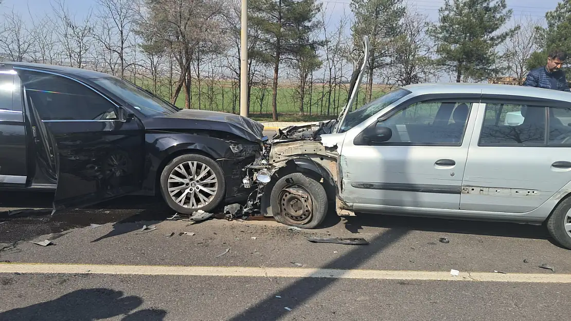 Diyarbakır'da direksiyon başında kalp krizi geçiren sürücü kazaya neden oldu