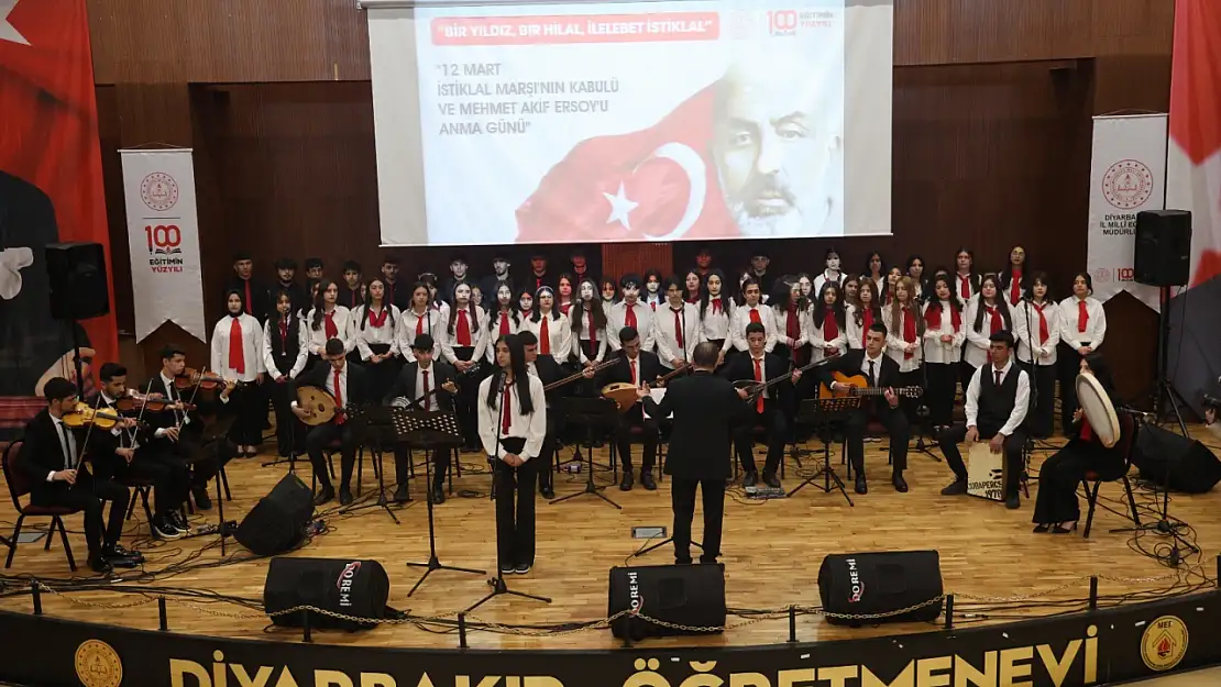 Diyarbakır'da İstiklal Marşı'nın kabulü ve Mehmet Akif Ersoy'u anma günü coşkuyla kutlandı