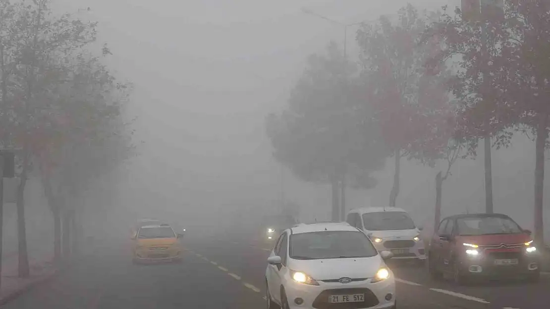 Diyarbakır'da sabah yoğunluğu sise takıldı