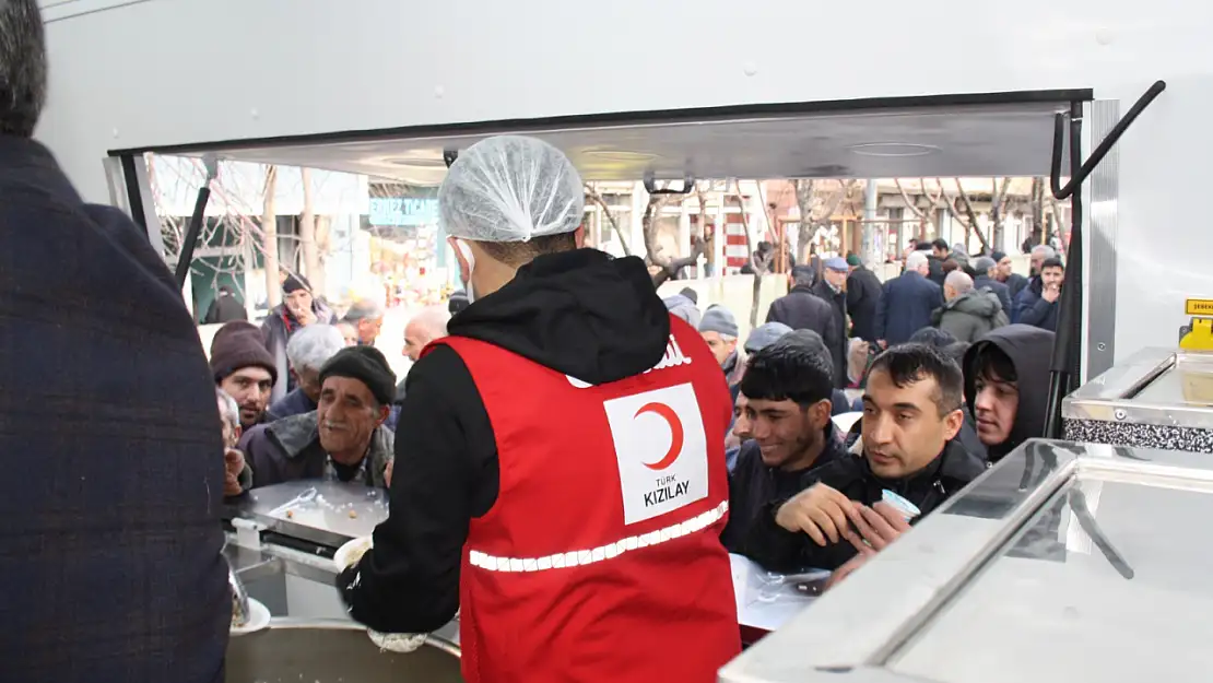 Doğubayazıt Kızılay'dan Şehit için pilav ve sıcak yemek ikramı