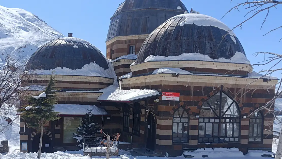 Şeyh Ahmed El Hani Türbesi'nde ramazan hazırlıkları tamamlandı