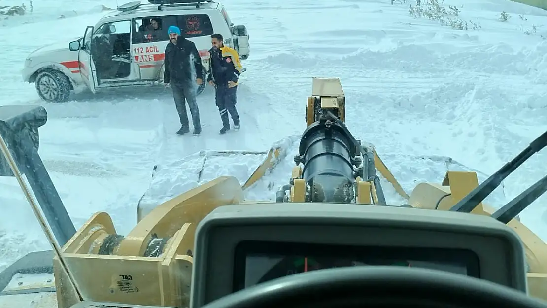 Doğubayazıt'ta ambulansların ulaşamadığı köylere İlçe Özel İdaresi yetişti