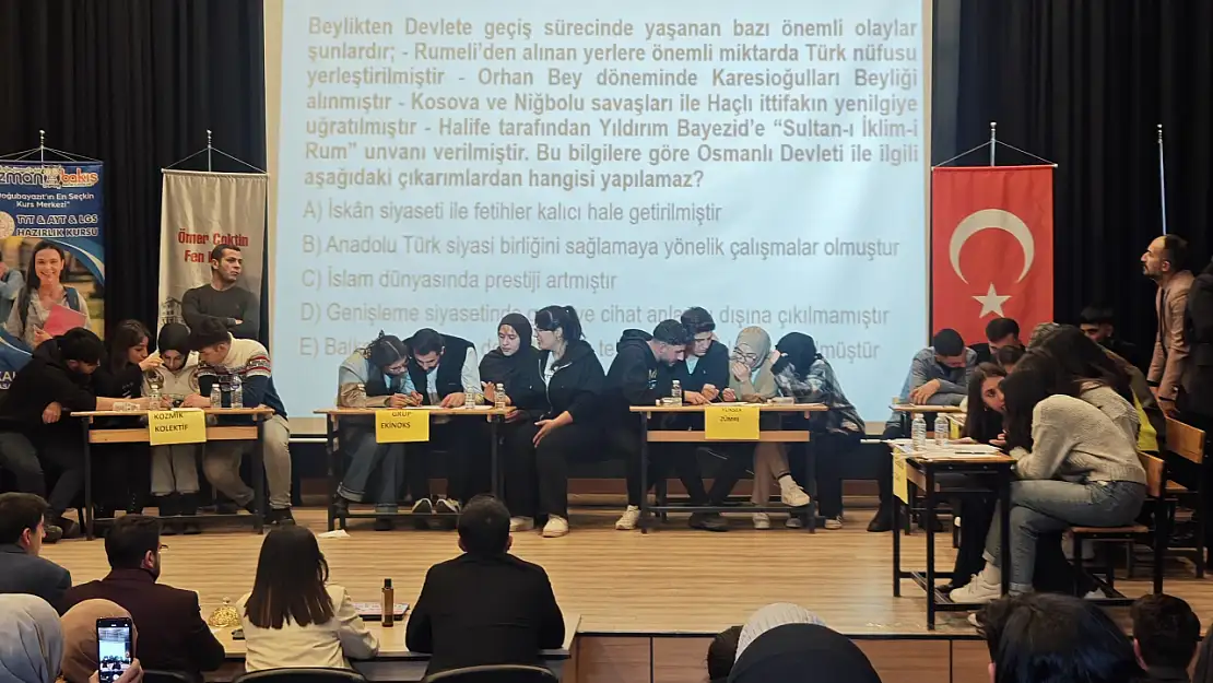 Doğubayazıt'ta geleneksel bilgi yarışması büyük çekişmeye sahne oldu