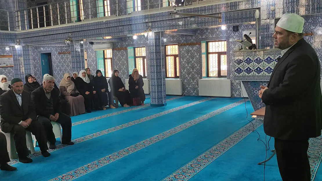 Doğubayazıt'ta hac yolcuları için eğitim semineri düzenlendi