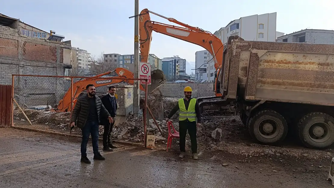 Doğubayazıt'ta inşaat sektöründe bahar hareketliliği başladı