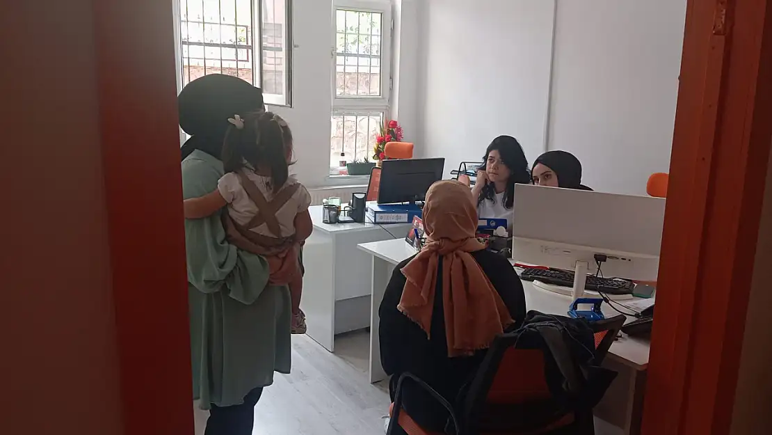 Doğubayazıt'ta kadınlar için güvenli danışma kapısı hizmet vermeye devam ediyor