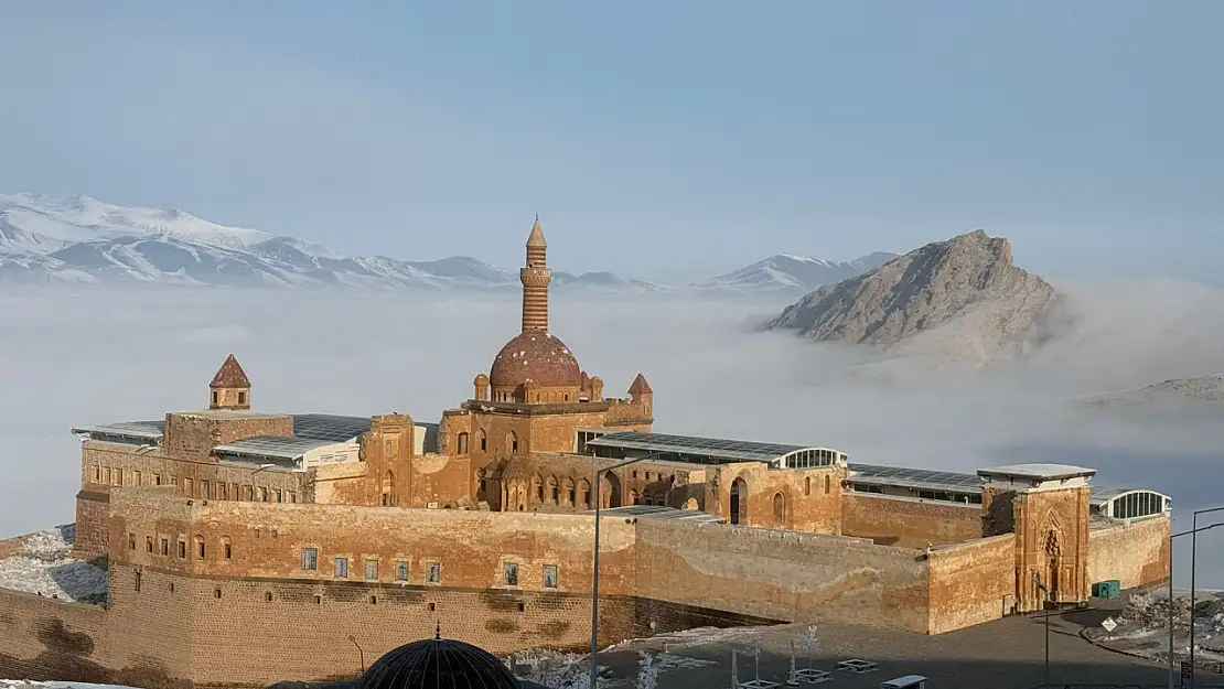 Doğubayazıt'ta karlar altında tarih yolculuğu