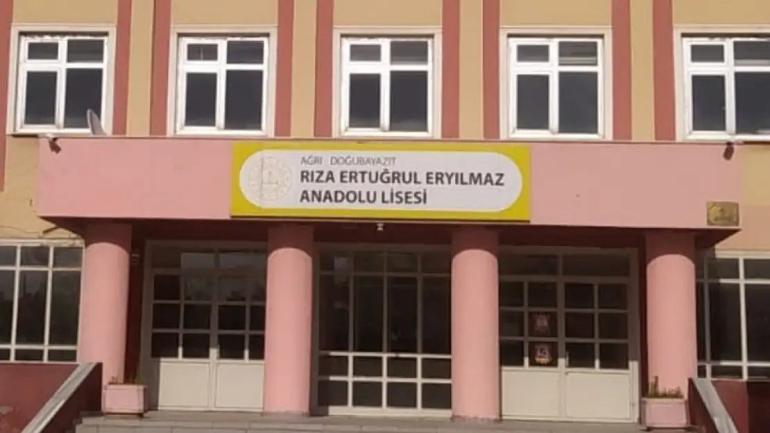 Doğubayazıt'ta lise öğrencisinden üniversite sınavında dikkat çeken başarı