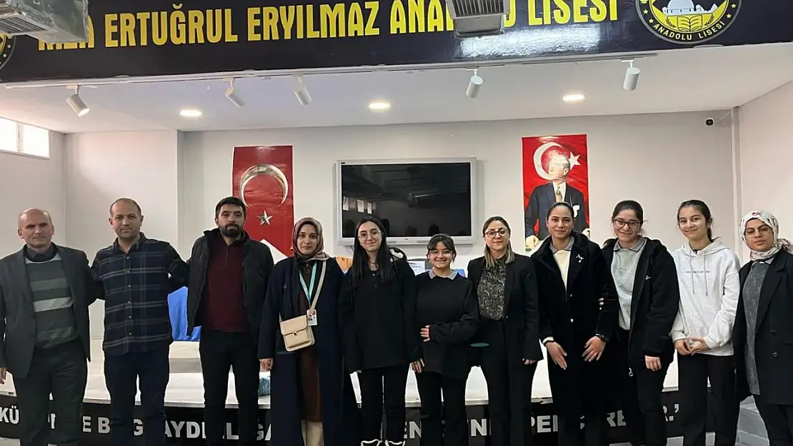Doğubayazıt'ta öğrenciler kariyer günlerinde geleceklerini planladı