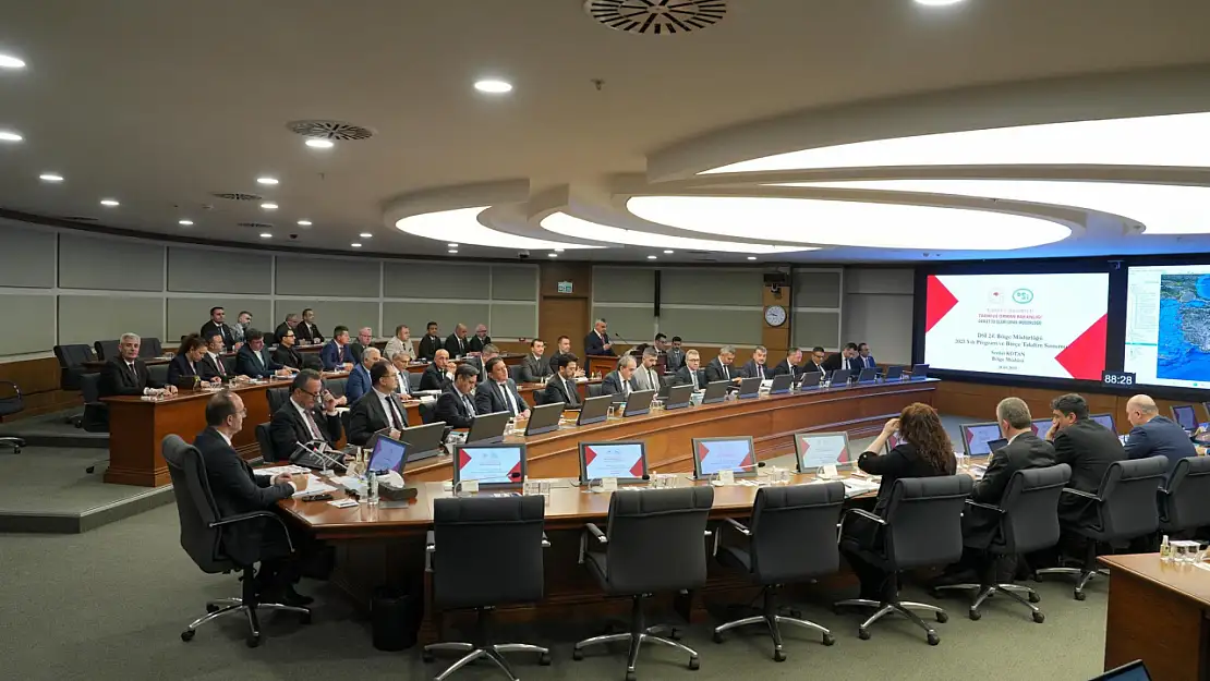 DSİ 24. Bölge Müdürlüğü, 2025 Yılı Takdim ve Bütçe Toplantısını Gerçekleştirdi