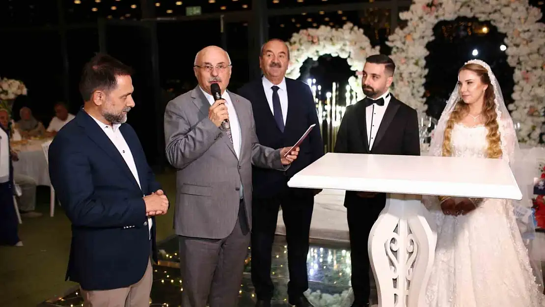 Eda ve Mehmet'in aşkı, Demet Hanım'ın çiftliğinde hayat buldu! Nikahı başkan kıydı.