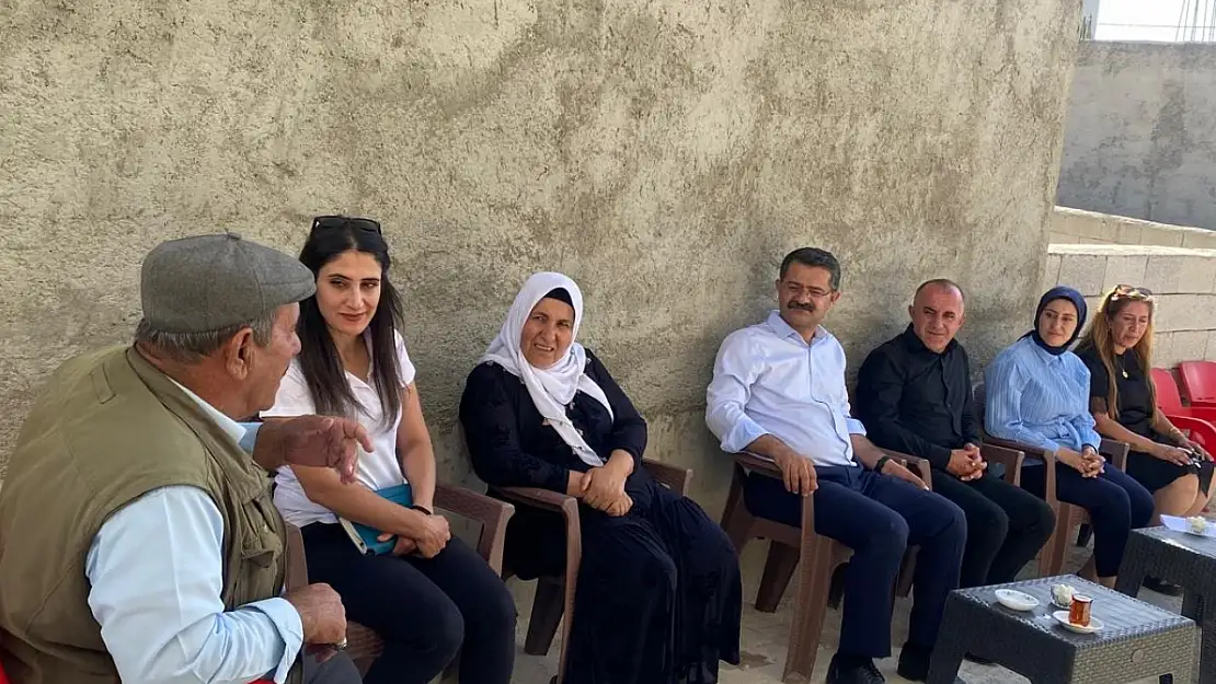 Edremit Belediyesi Eşbaşkanları, Eminpaşa Mahallesi Yol Asfaltlama Çalışmalarını İnceledi