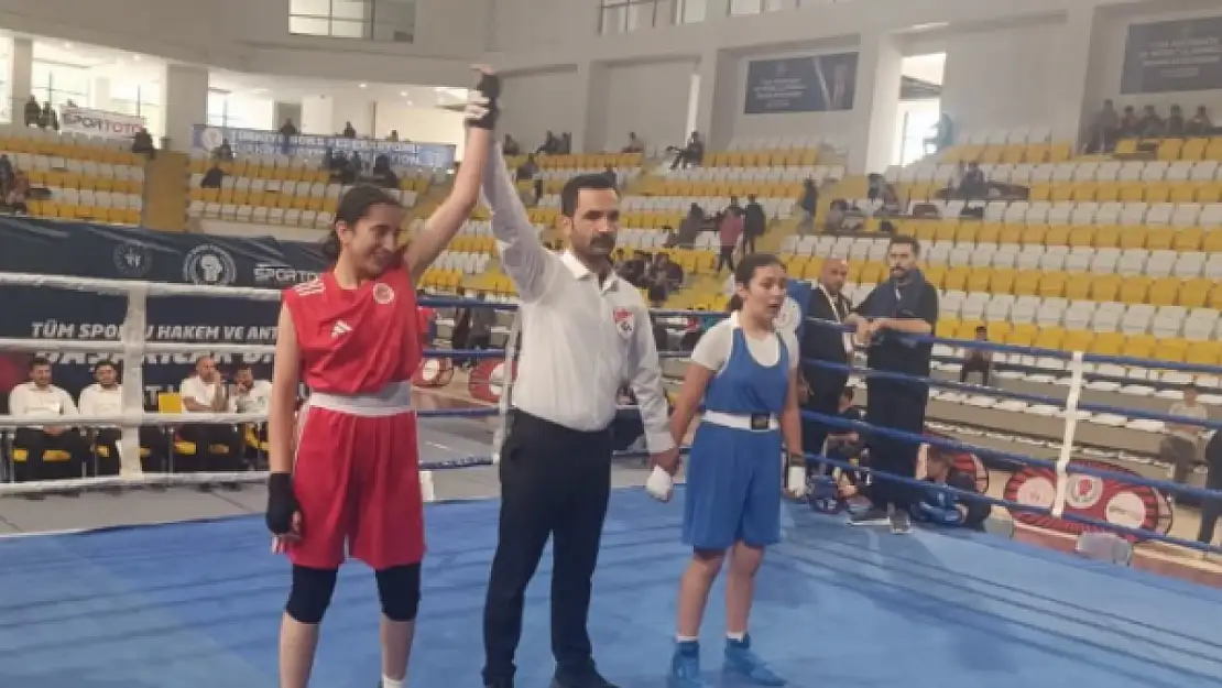 Edremitli Sporcu Esmanur Kahraman'dan Türkiye Şampiyonası'nda Gururlandıran Başarı