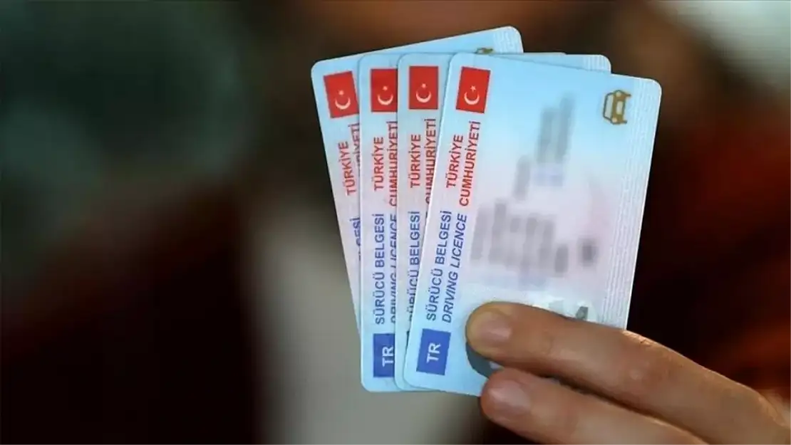 Ehliyet yenileme randevusu nasıl alınır? EHLİYET YENİLEME SON GÜN NE ZAMAN? 2025'te ehliyet yenileme ücreti ne kadar? Ehliyet yenileme randevusu nasıl alınır, hangi belgeler gerekiyor?