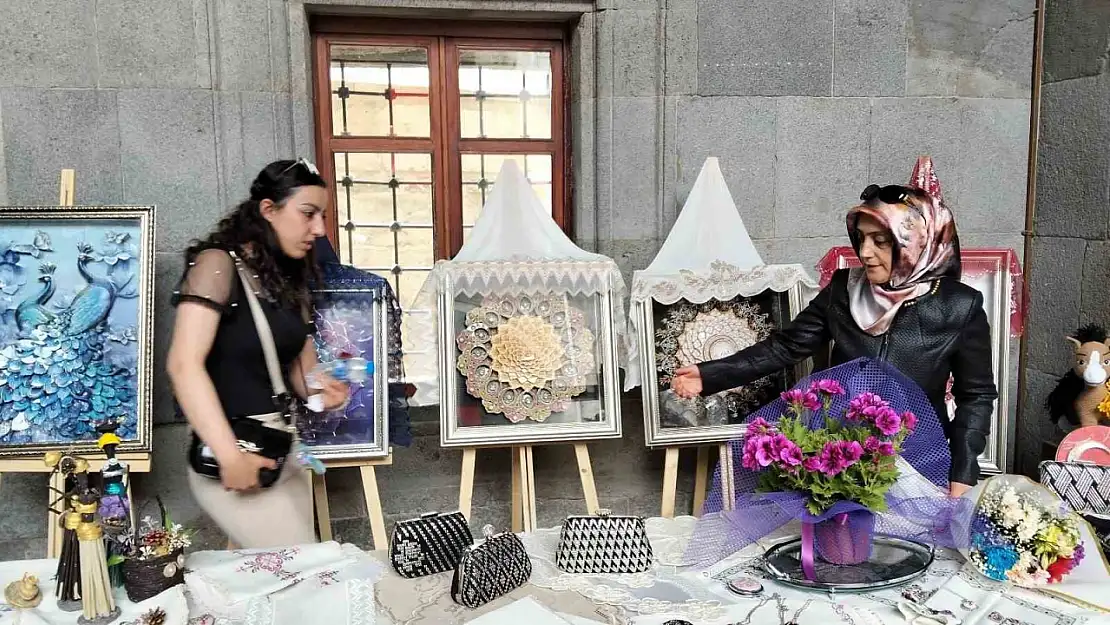 El Emekleri Sanatseverlerle Buluştu