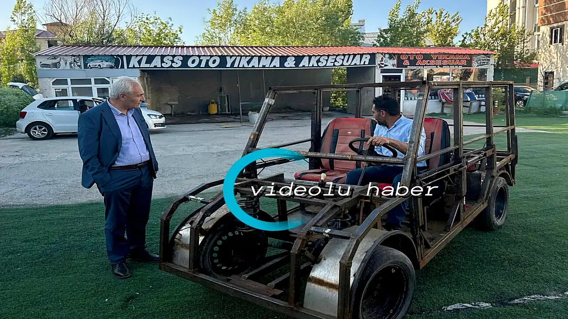 Eleşkirtli esnaf kendi imkânlarıyla araç yaptı, başkanla ilçe turu attı