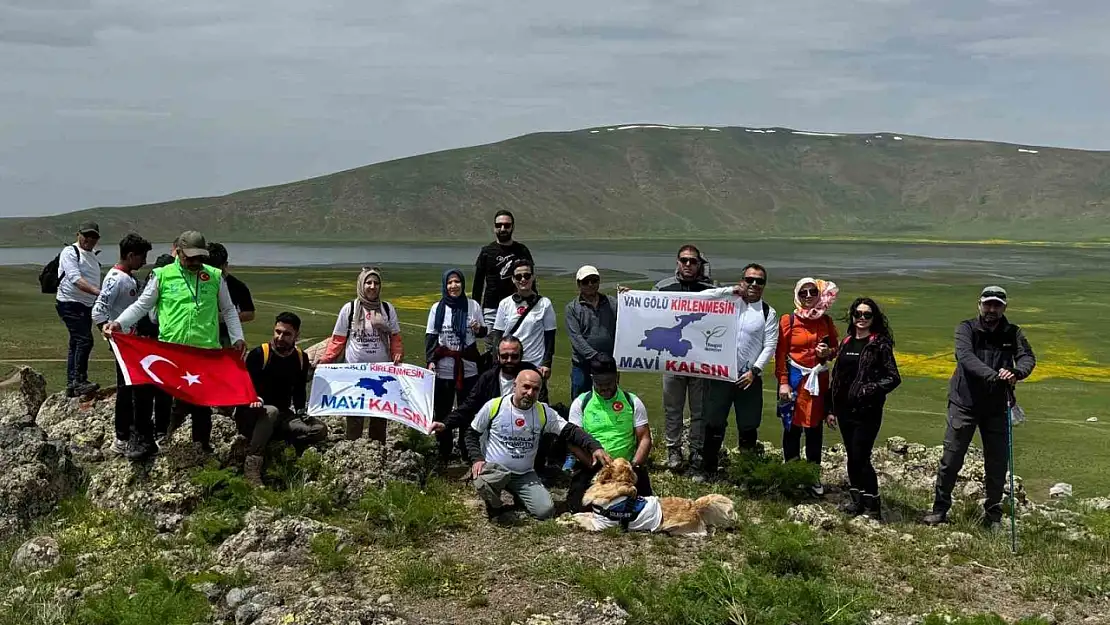 Erciş'te Eşsiz Doğal Güzellikler Keşfedildi: Trekking Etkinliği Düzenlendi