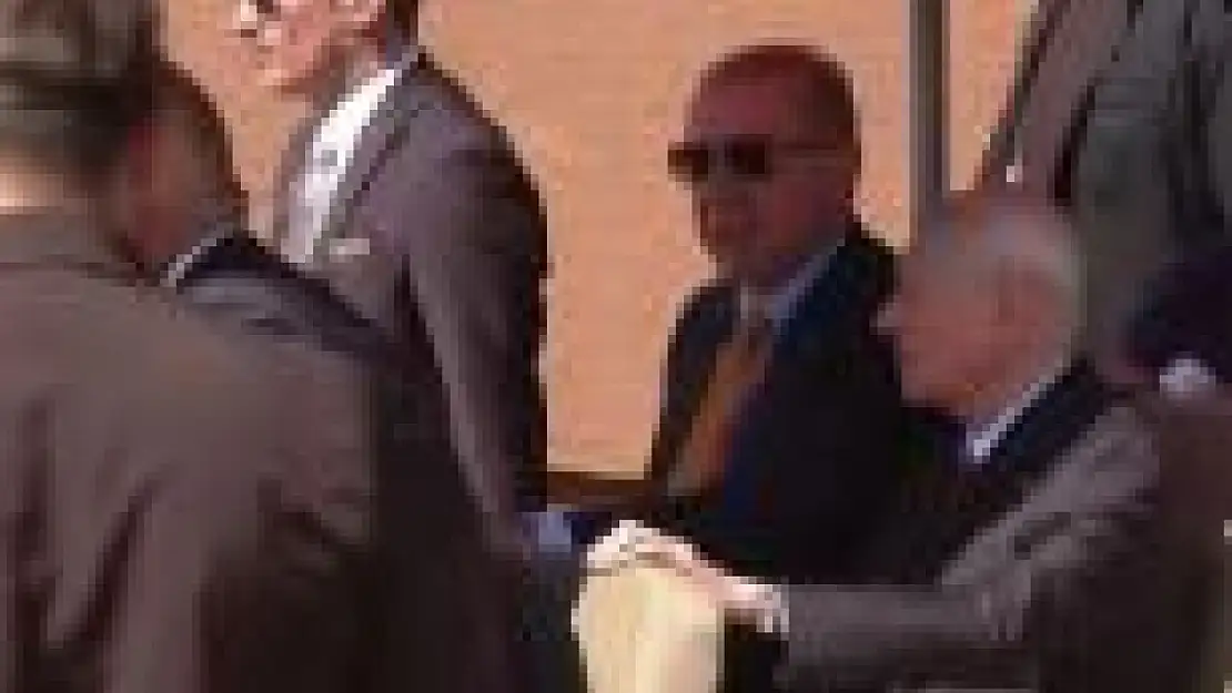 Erdoğan ve Bahçeli Ahlat Mezarlığı'nda Anma Etkinliklerinde Bir Araya Geldi