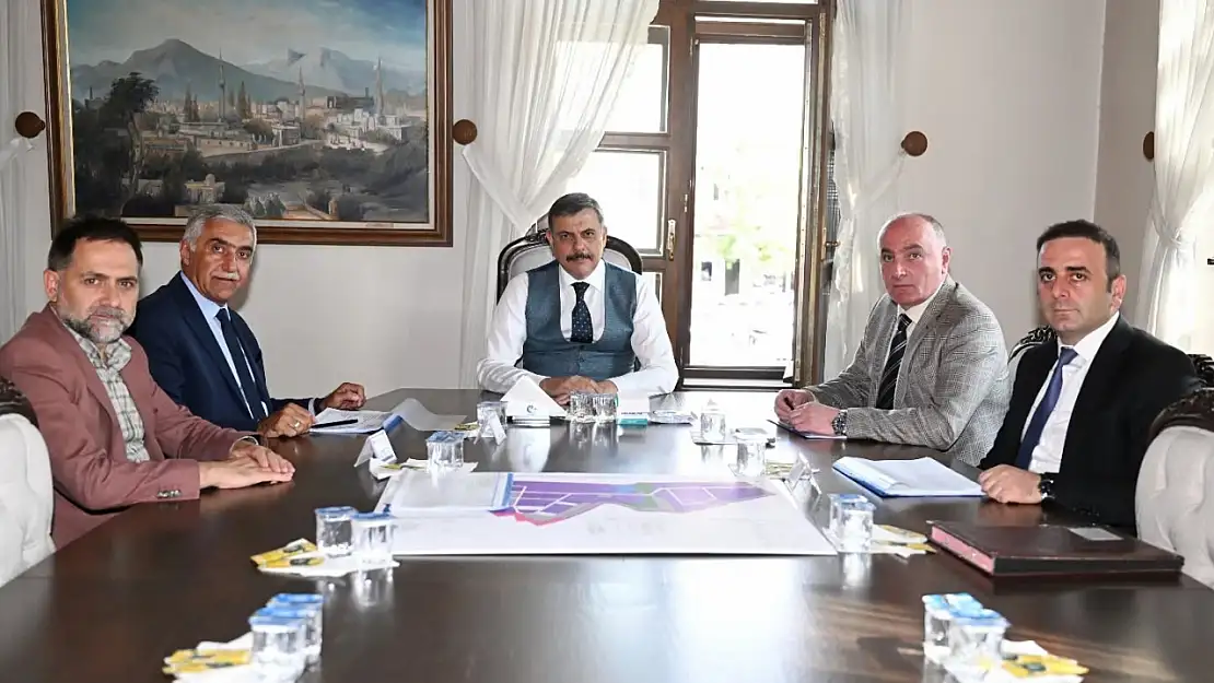Erzurum 2. OSB'de Vali Çiftçi başkanlığında önemli toplantı: Arsa tahsisleri ve arıtma tesisleri ele alındı