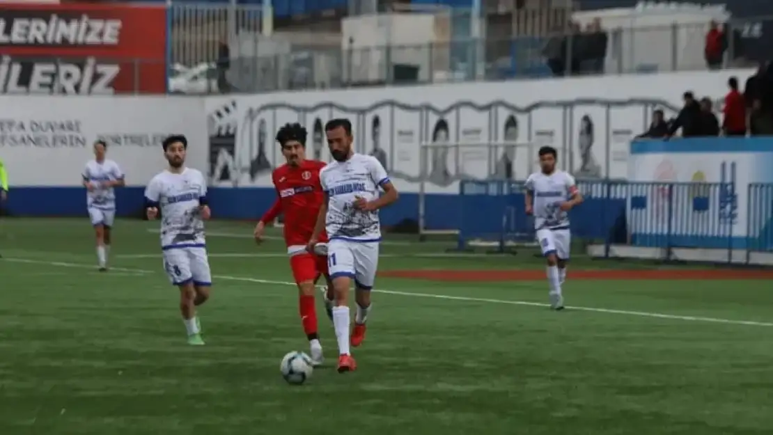 Erzurum Amatör Lig'in 'Sefiri' Hakan Çevik: 19 gol, 12 asistle parladı!
