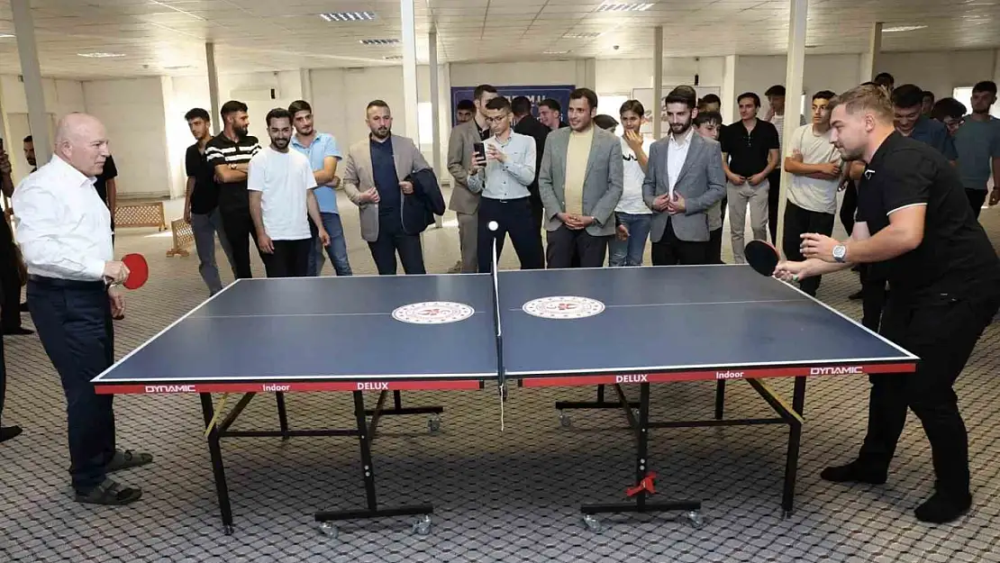 Erzurum Büyükşehir Belediye Başkan Gençlerimizin Coşkusunu Paylaşıyoruz
